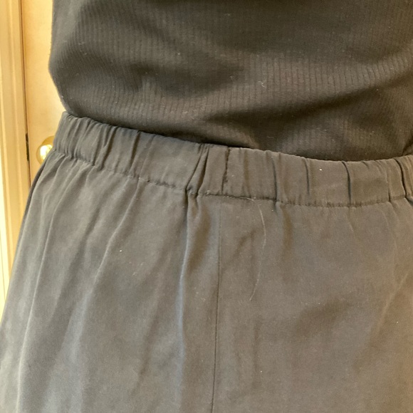 Vince Silk and Spandex Cargo Pants with Elastic Waist, Black, Comfy! Size Small - Picture 4 of 7